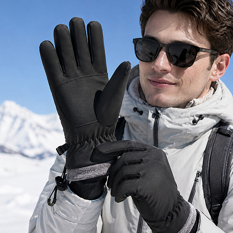 防水性のあるメンズ用冬用手袋。滑り止め加工、裏地はフリース素 - Ski Glove Waterproof のレビューと価格